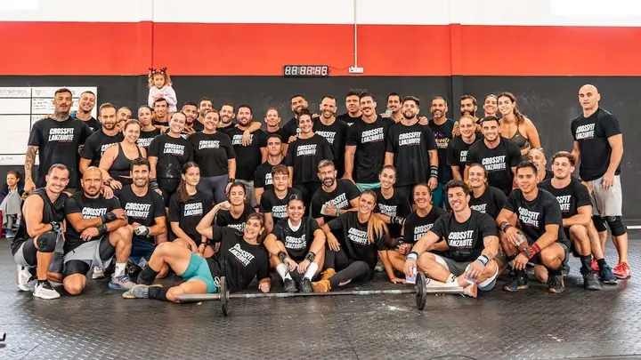 Foto de grupo con camisetas del box